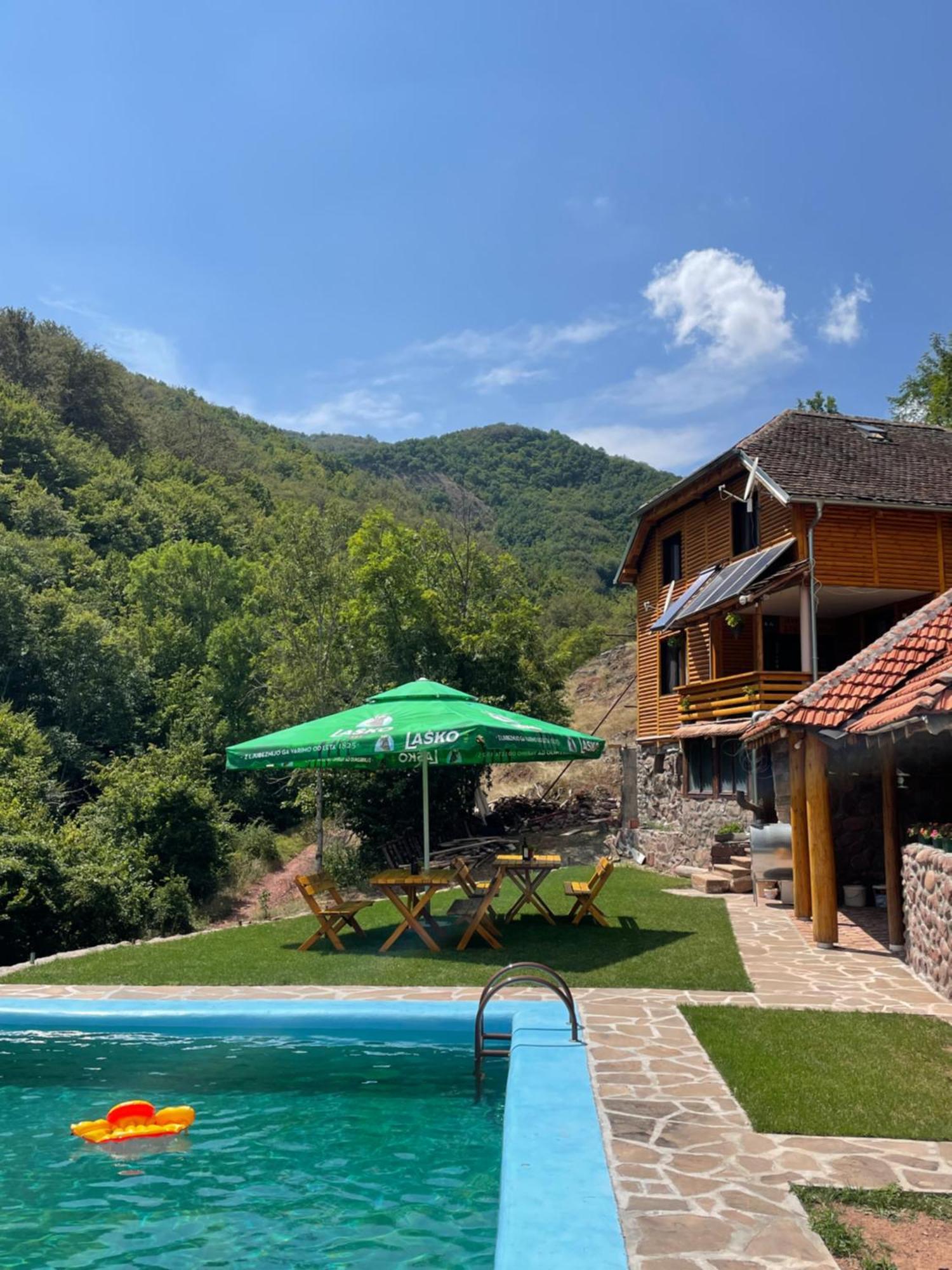 Jacimov Konak Pirot Buitenkant foto